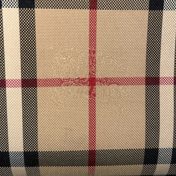 BURBERRY CROSSBODY AUTHENTIC LARGE CLUTCH SIGNATURE PATERN REMOVABLE STRAP EUC. - Picture 8 of 17